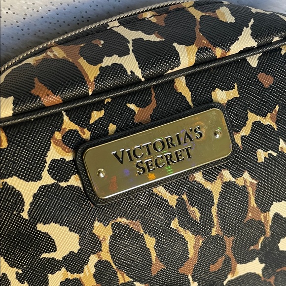 Victoria's Secret Animal Print Crossbody Bag EUC no Call outs - Picture 3 of 8